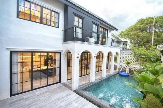 พูลวิลล่าสวย รีโนเวทใหม่ สไตล์ English cottagestyle แม่เหียะ