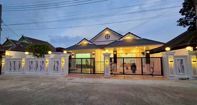 ขายบ้านเดี่ยว ตกแต่งครบ พร้อมเฟอร์ โรงโป๊ะ บางละมุง ชลบุรี FP-H02527 