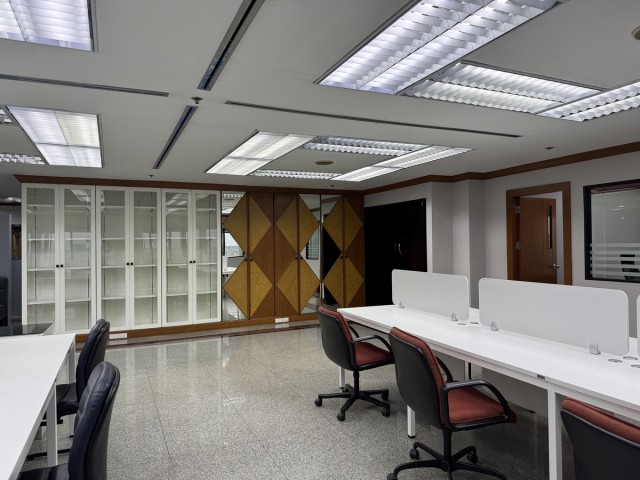 ให้เช่าสำนักงาน (New Renovation) อาคารสินสาธร ทาวเวอร์ ชั้นที่ 17 ราคา 98,000 บาท/เดือน