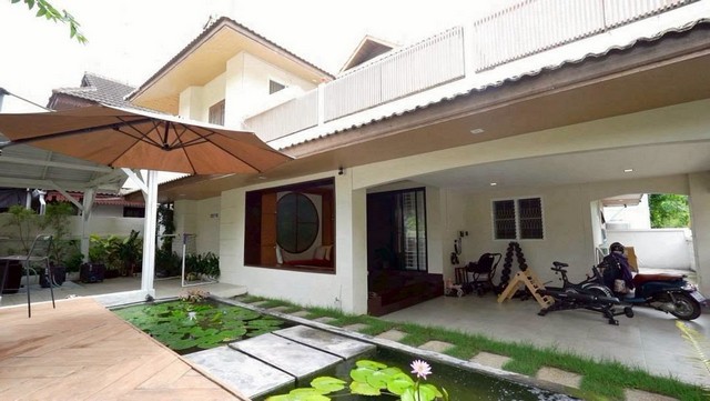 บ้านเดี่ยว 2 ชั้น สภาพดี พร้อมเฟอร์นิเจอ ทำเลทอง สุเทพ