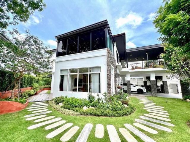 บ้านเดี่ยว 2 ชั้น หลังมุม พื้นที่กว้างขวาง บรรยากาศร่มรื่น แม่เหียะ