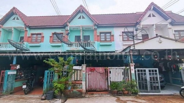 ลดราคา ทาวน์เฮ้าส์ 2 ชั้น พูนสุข ทำเลดี ศรีราชา เหมาะซื้ออยู่อาศัย หรือลงทุนรีโนเวต