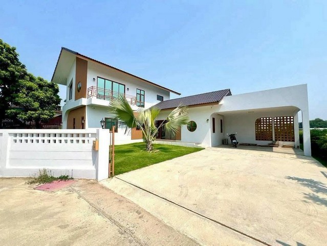 บ้านสร้างใหม่ สไตล์โมเดิร์นมินิมอล เฟอร์นิเจอร์ครบ สันนาเม็ง