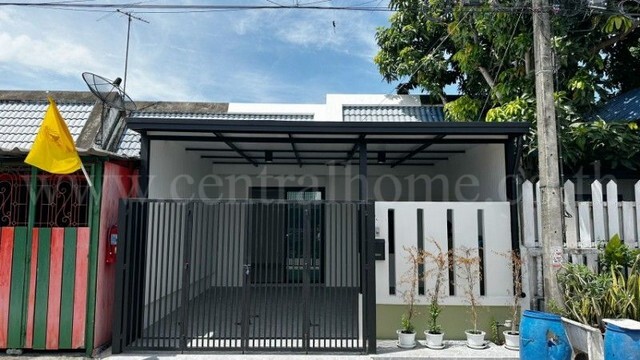 ขายด่วน ทาวน์เฮ้าส์ อยู่เจริญ 2 ลำลูกกา - คลอง 4 รีโนเวทใหม่ บ้านสวย ราคาถูก