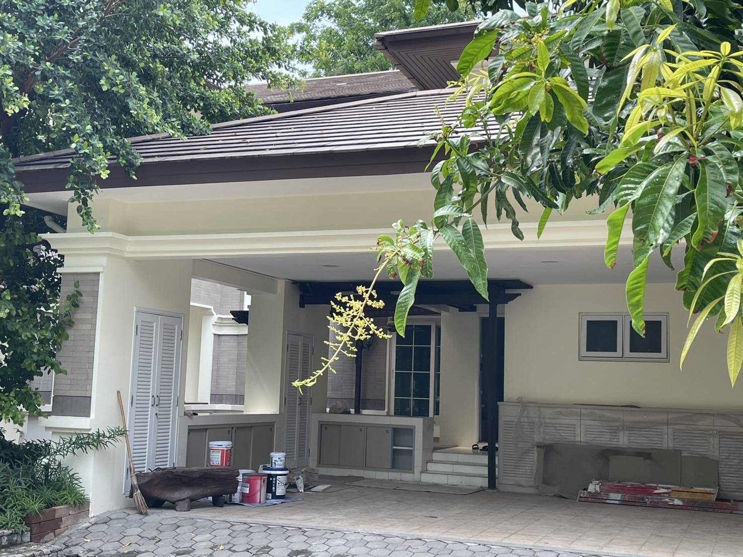 ขายให้เช่าบ้านเดี่ยว 8/8 ขายและให้เช่าหมู่บ้านลดาวัลย์ รามอินทรา เป็นหลังไข่แดง อยู่ตรงกลาง สวยที่สุดในโครงการลดาวัลย์ รามอินทรา