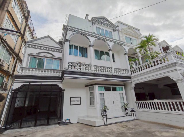 ให้เช่า #HomeOffice / บ้านเดี่ยวหรู สาทร – พระราม 3 เพิ่ง Renovate 3 ชั้น ติดถนนใหญ่สาธุประดิษฐ์ – พระราม 3 TEL 095-164-2956