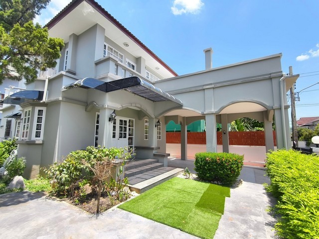 รหัสC7246 ให้เช่าบ้านเดี่ยว 2ชั้น บ้านรีโนเวทใหม่พร้อมอยู่ หมู่บ้านเบญจรงค์ ซอยรามคำแหง178