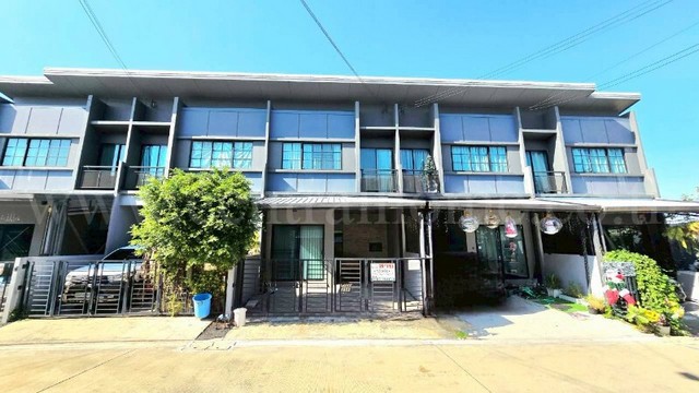 ลดราคา ทาวน์โฮม สิริ เพลส รังสิต เดินทางสะดวก ใกล้ SRT สถานีรังสิต