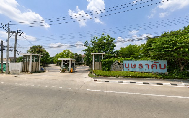บุษราคัม เรสซิเดนท์ ศาลาธรรมสพน์ บ้านหรูริมคลอง ที่หาชมได้ยากในทำเลนี้