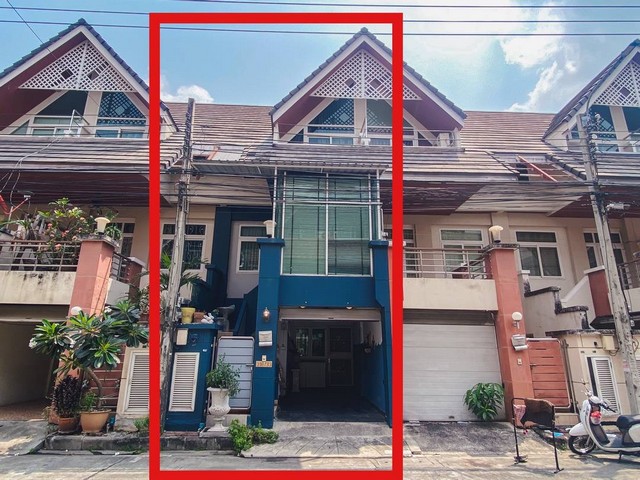 ขายทาวน์โฮม 3 ชั้นครึ่ง เมอริท เพลส ลาดพร้าว 87 ใกล้ CDC และ Central EastVille