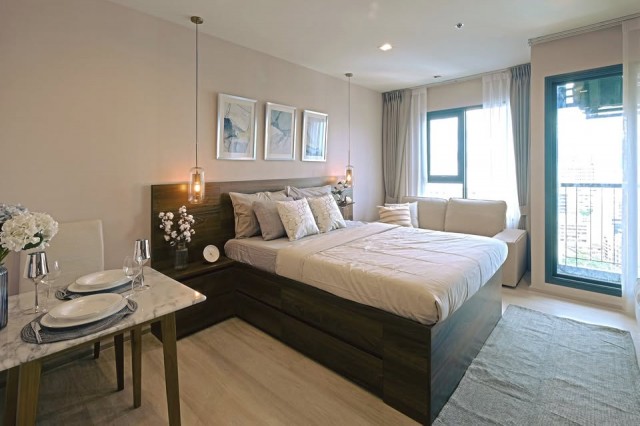 Life One Wireless Private Clean 26th Floor BTS PloenChit