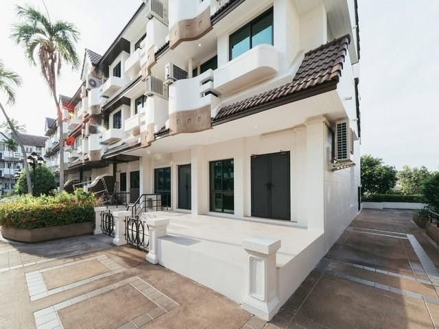 HR 10331 ให้เช่า ขายทาวน์โฮมหรู 350 ตรม. 5 ห้องนอน Regent 71 Place สุขุมวิท 71 ติดเอกมัย ห่าง BTS เพียง 350 เมตร