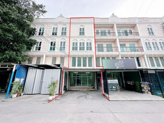 จองด่วน อาคารพาณิชย์ 3.5 ชั้น นวมินทร์ บึงกุ่ม ใกล้ตลาดปัฐวิกรณ์