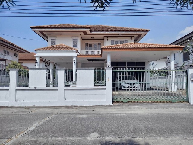 บ้านเดี่ยว 100 ตรว 3 ห้องนอน  3 ห้องน้ำ  จอดรถในบ้านได้ 4 คัน ย่านตลิ่งชันเขตทวีวัฒนา กรุงเทพมหานคร