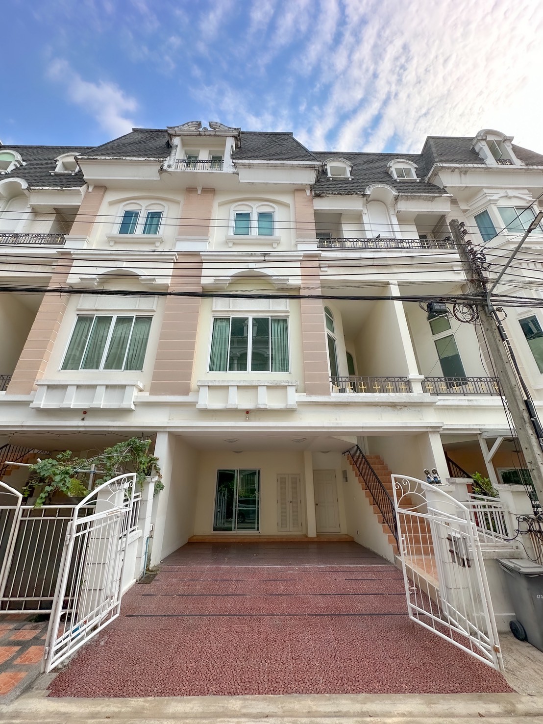 ขายทาวน์โฮม 3 ชั้น หมู่บ้านยูโรโนวา ลาดกระบัง 24/1 กรุงเทพมหานคร 