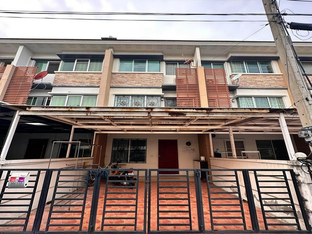 ขายทาวน์โฮม 3 ชั้น 20 ตรว. หมู่บ้านทาวน์พลัส เกษตร – นวมินทร์ ถนนคลองลำเจียก หลังบุญถาวรเกษตรนวมินทร์