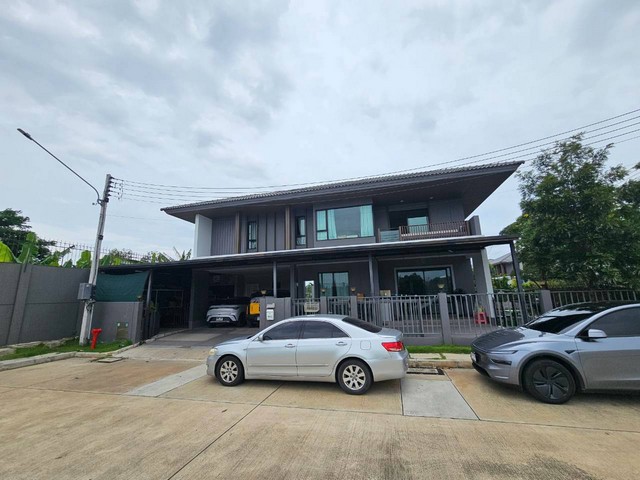 ขาย / ให้เช่า บ้านเดี่ยวหลังใหญ่ สราญสิริ รังสิต แปลงหัวมุม | พื้นที่กว่า 102 ตร.ว.