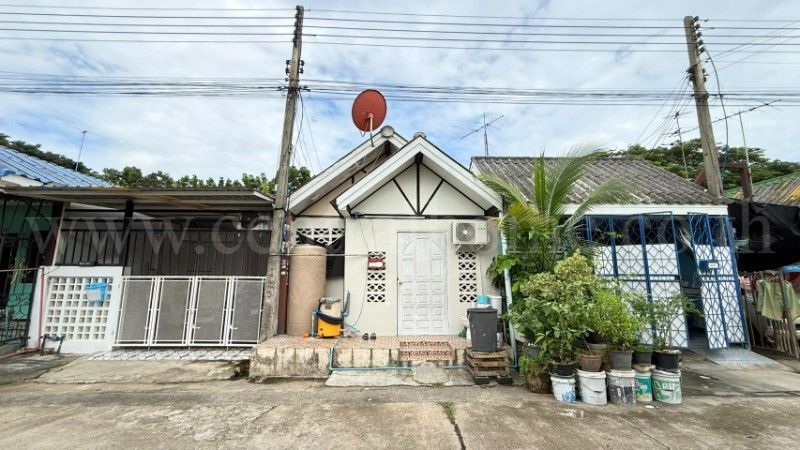 ทาวน์เฮ้าส์ 1 ชั้น หมู่บ้าน ธันยพฤกษ์ คลอง 7 ถนนรังสิตนครนายก ปทุมธานี