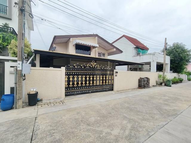 ให้เช่าบ้านเดี่ยว 2 ชั้น 76 ตร.ว. ซอยประชาราษฎร์บำเพ็ญ 24 ย่านห้วยขวาง ใกล้ สนง.เขตห้วยขวาง
