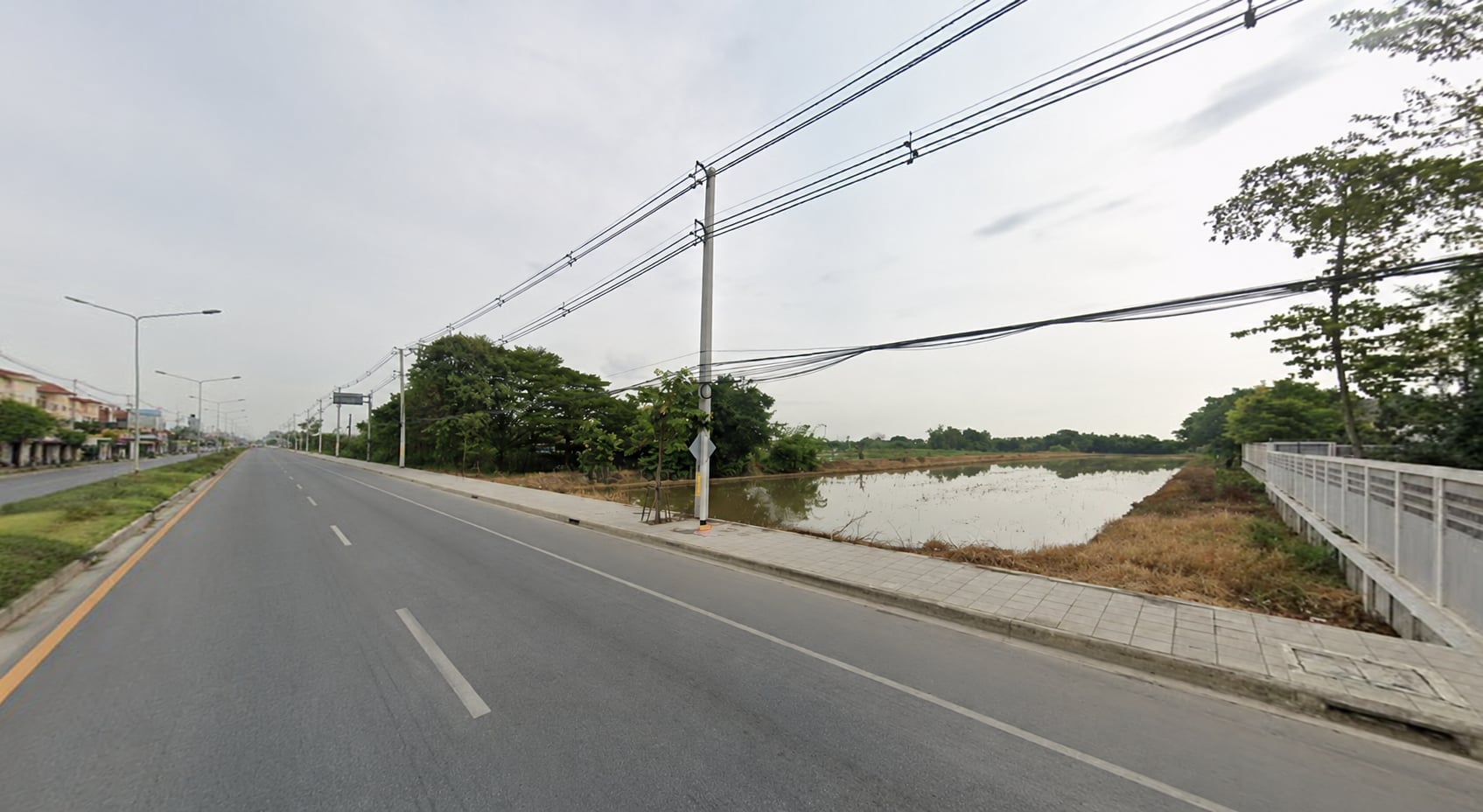 ขายที่ดิน ตรงข้ามการไฟฟ้าฯ ลำลูกกา คลอง 7 เนื้อที่  8 ไร่ 3 งาน 14.8 ตร.ว.