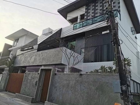 ขาย บ้านเดี่ยว ซอยรัชดานิเวศน์ 16 ใกล้mrtห้วยขวาง ย่านห้วยขวาง 095-164-2956  PP