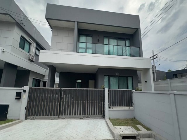 บ้าน โครงการเซนโทร บางนา Centro Bangna ใกล้เมกะบางนา 1 ตร.วา จำนวนชั้น 2