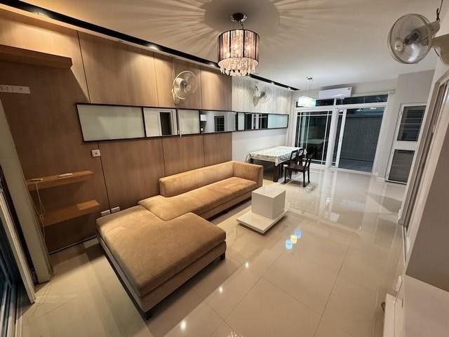 ให้เช่าทาวน์โฮม 3 ชั้น ซอยนาคนิวาส 48 โครงการ เดอะเทอเรส ลาดพร้าว 71 ใกล้ รร. สตรีวิทยา