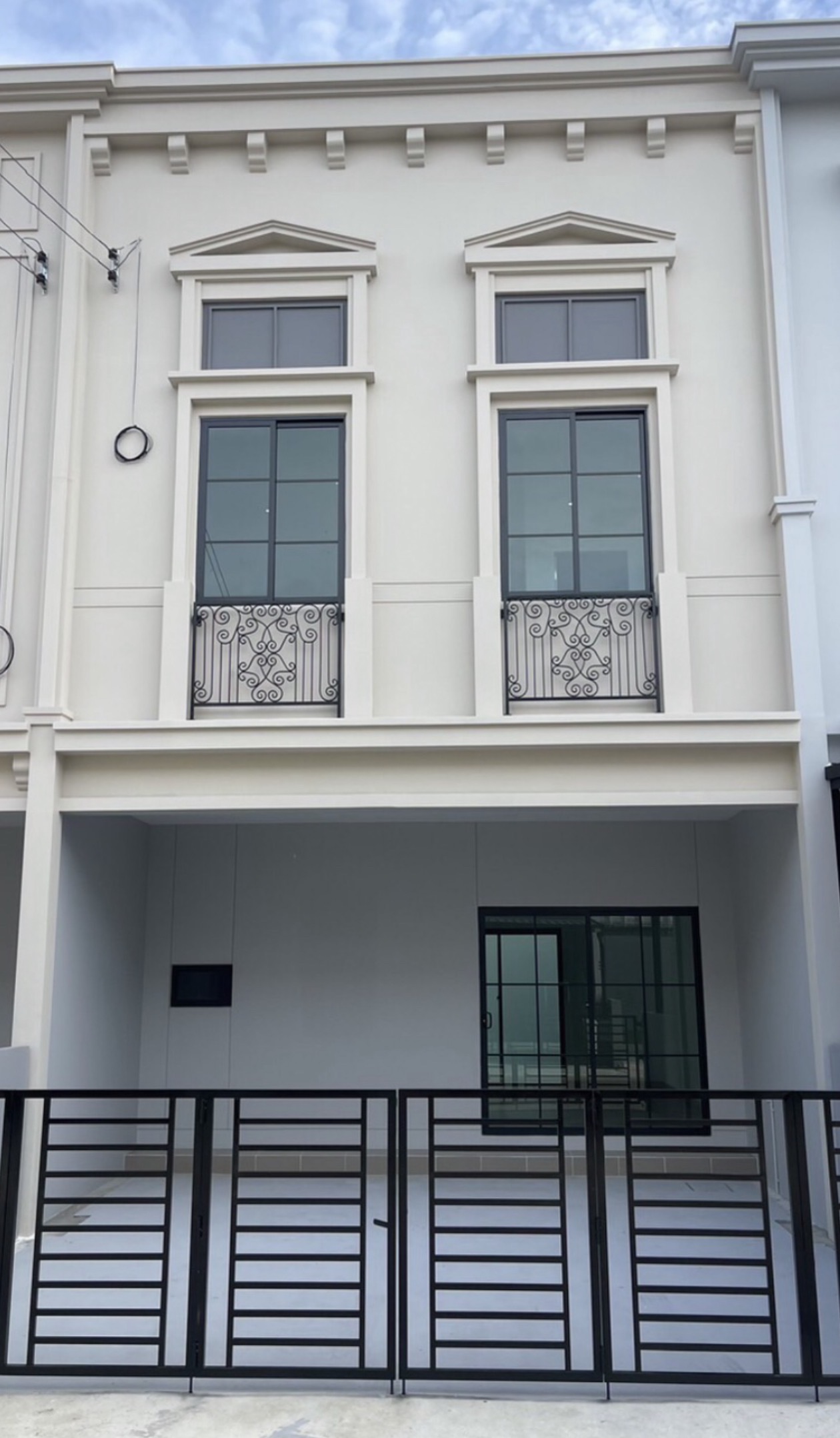 4BR Townhouse for rent near Paradise &Seacon Square Srinakarin