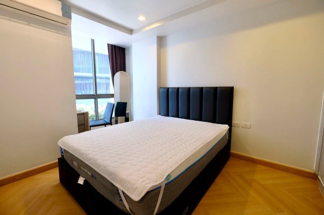 Downtown Sukhumvit 49 quiet private 2nd floor BTS Thonglor