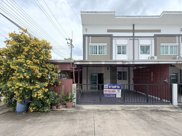 หมู่บ้าน ล ลิ ล ทาวน์ ไล โอ รังสิต คลอง 2 หลังมุม ถนนเมนท์  lalin town รังสิต คลอง 2 