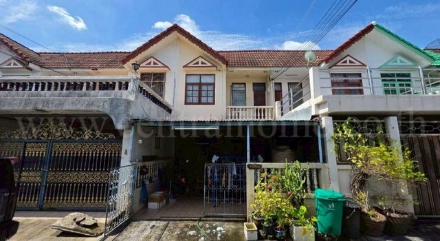 ขายด่วน ทาวน์เฮ้าส์ 2 ชั้น 21.2 ตร.วา ซอยวิภาวดีรังสิต 37 แยก 2 บ้านตามสภาพ ทำเลดี ราคาถูก ใกล้สนามบินดอนเมือง
