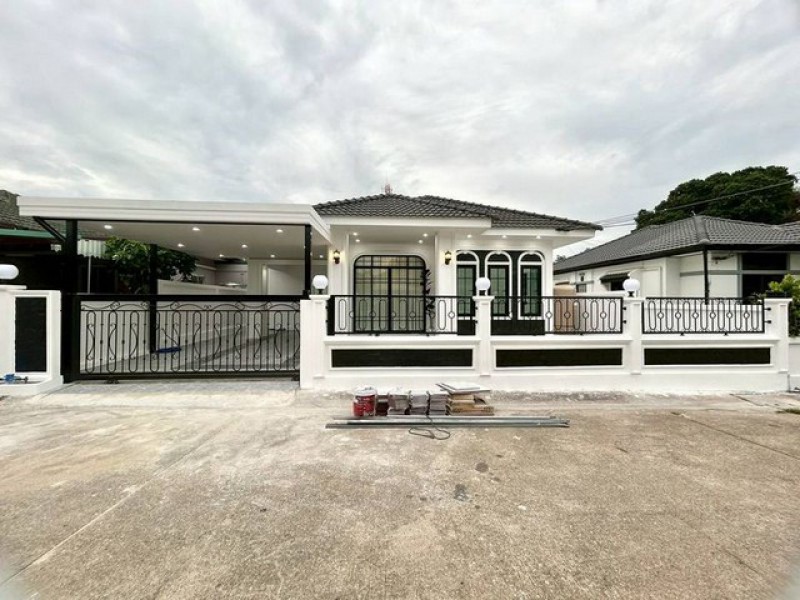 [ขาย] บ้านเดี่ยว คลาสสิคโฮม ศรีราชา 3 นอน เยื้องโลตัสไร่กล้วย ฟรีโอน TP-H2459