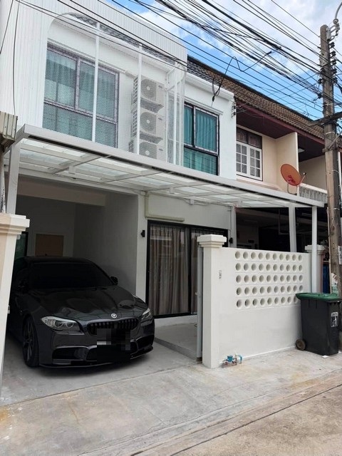 P760 ให้เช่า ทาวน์เฮ้าส์ 2 ชั้น 4 ห้องนอน ซอยสุขุมวิท 48 ตกแต่งสวยพร้อมเข้าอยู่