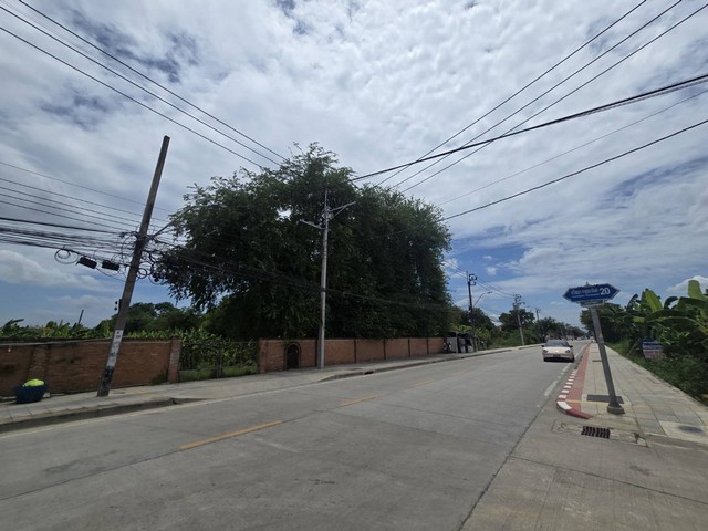2342 ขาย ที่ดิน ที่ดิน ทวีวัฒนา-กาญจนาภิเษก ชั้นทั้งหมด 1 ชั้น กรุงเทพ ตลิ่งชัน    118320000 บาท