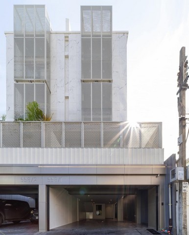 รหัสC7304 บ้าน 5ชั้นตกแต่งสวยพร้อมอยู่ มีลิฟท์ ย่านสุขุมวิท เอกมัย ทำเลใจกลางเมือง