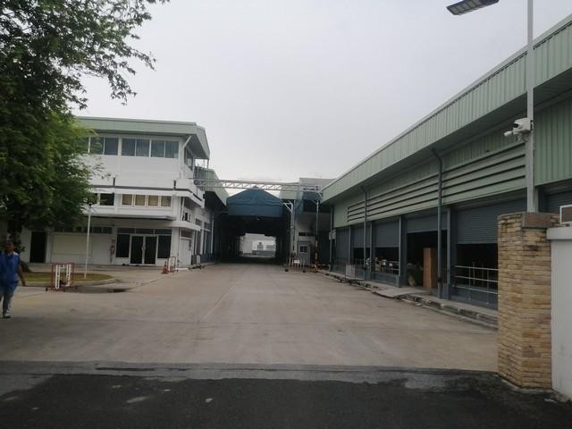 BR 1952 ให้เช่าโกดัง1200 ตรม พร้อมออฟฟิศ  ริมถนนเสรีไทย 54 นิคมอุตสาหกรรม บางชัน เทรลเข้าใด้ รปภ 24 ชม.