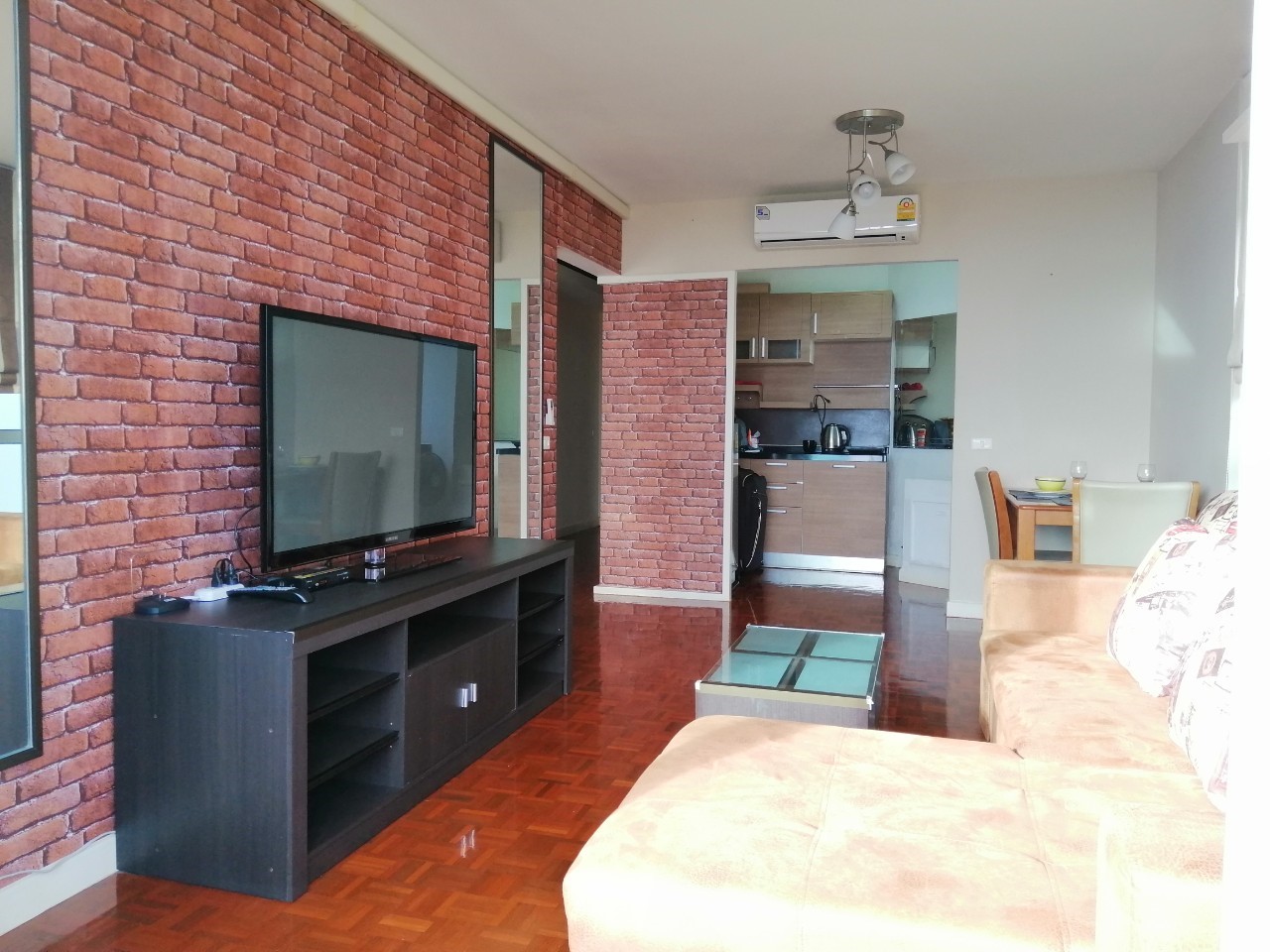 ขาย คอนโด วิคตอเรีย เลควิว Victoria Lakeview ชั้นที่ 16 ใกล้กับ ถนนติวานนท์ ชั้นทั้งหมด 28 ชั้น ห้องนอน 2 ห้อง ห้องน้ำ 1 ห้อง