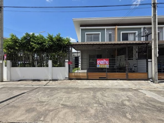 ขายทาวโฮม 2 ชั้น ใน มบ.ไลฟ์โฮม Life Home หลังริม อ.บ้านบึง จ.ชลบุรี