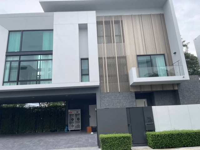 BH4409 ให้เช่า บ้าน BH4409 ขายและให้เช่าบ้านเดี่ยวหรู นันทวัน กรุงเทพกรีฑา พระราม 9 ศรีนครินทร์ บ้าน 3 ชั้น พื้นที่ 380 ตร.ม. ใกล้ Wellingto
