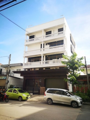 BH4422 ให้เช่าอาคารสำนักงาน 4.5 ชั้น อ่อนนุช 70/1 พร้อมลิฟต์ขนสินค้า อาคารอยู่ในรั้วของตัวเอง ทำเลใกล้พัฒนาการและศรีนครินทร์