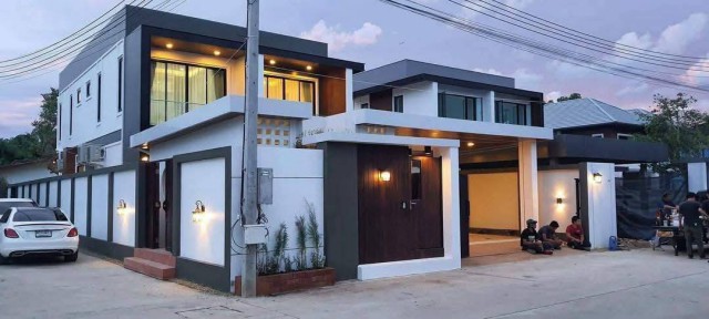 #โซนป่าแดด #ราคาต่ำกว่าประเมิน ลดราคาขายเพียง 8.5 ล้าน บ้านพูลวิลล่า 2 ชั้น บ้านสวยทำใหม่ทั้งหลัง พร้อมอยู่จริง #หิ้วกระเป๋าเข้าอยู่ได้เลย