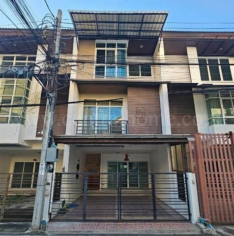 ขายด่วน ทาวน์โฮม 3.5 ชั้น เดอะ รูฟ แจ้งวัฒนะ บ้านสวยพร้อมอยู่ ราคาถูกที่สุดในโครงการ