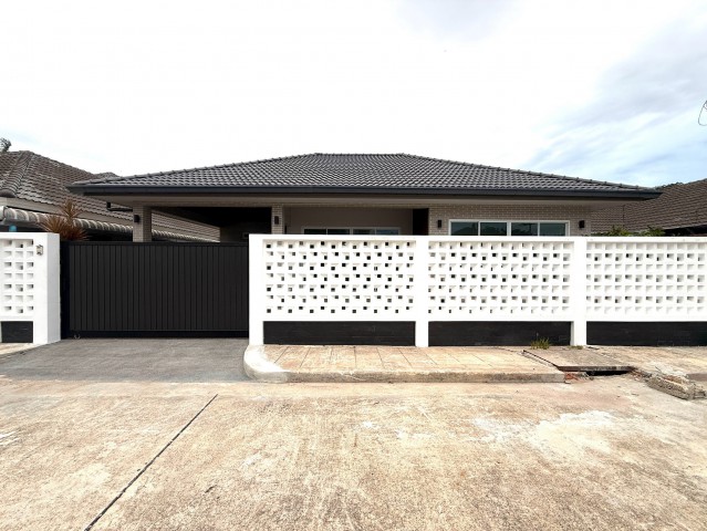บ้านเดี่ยวสร้างใหม่ ในหมู่บ้าน AREEYA VILLA   พัทยา - หนองปรือ  ใกล้ สภ.หนองปรือ