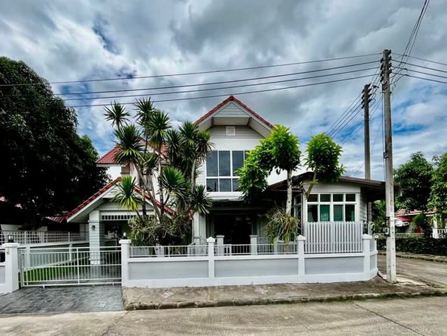 บ้านเดี่ยว 2 ชั้น แปลงมุม รีโนเวทใหม่ทั้งหลัง ทำเลดี หางดง