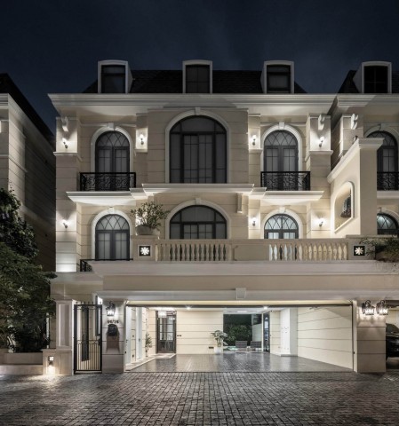 ​Experience Timeless European Sophistication: Ultra-Luxury Grand Residence with Double-Height Living Space